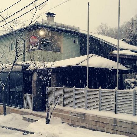 Discret Hotel & Restaurant Vladaya エクステリア 写真