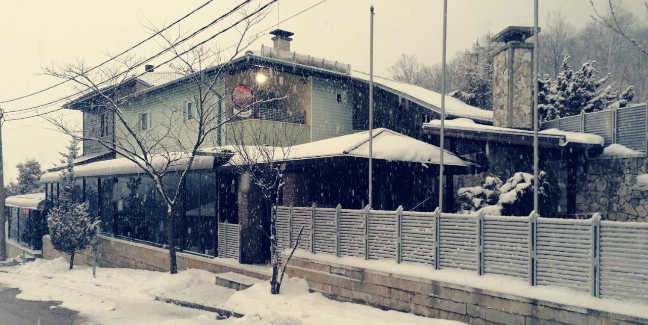 Discret Hotel & Restaurant Vladaya エクステリア 写真