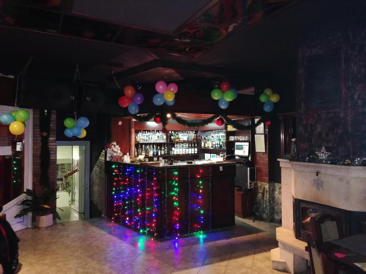 Discret Hotel & Restaurant Vladaya エクステリア 写真