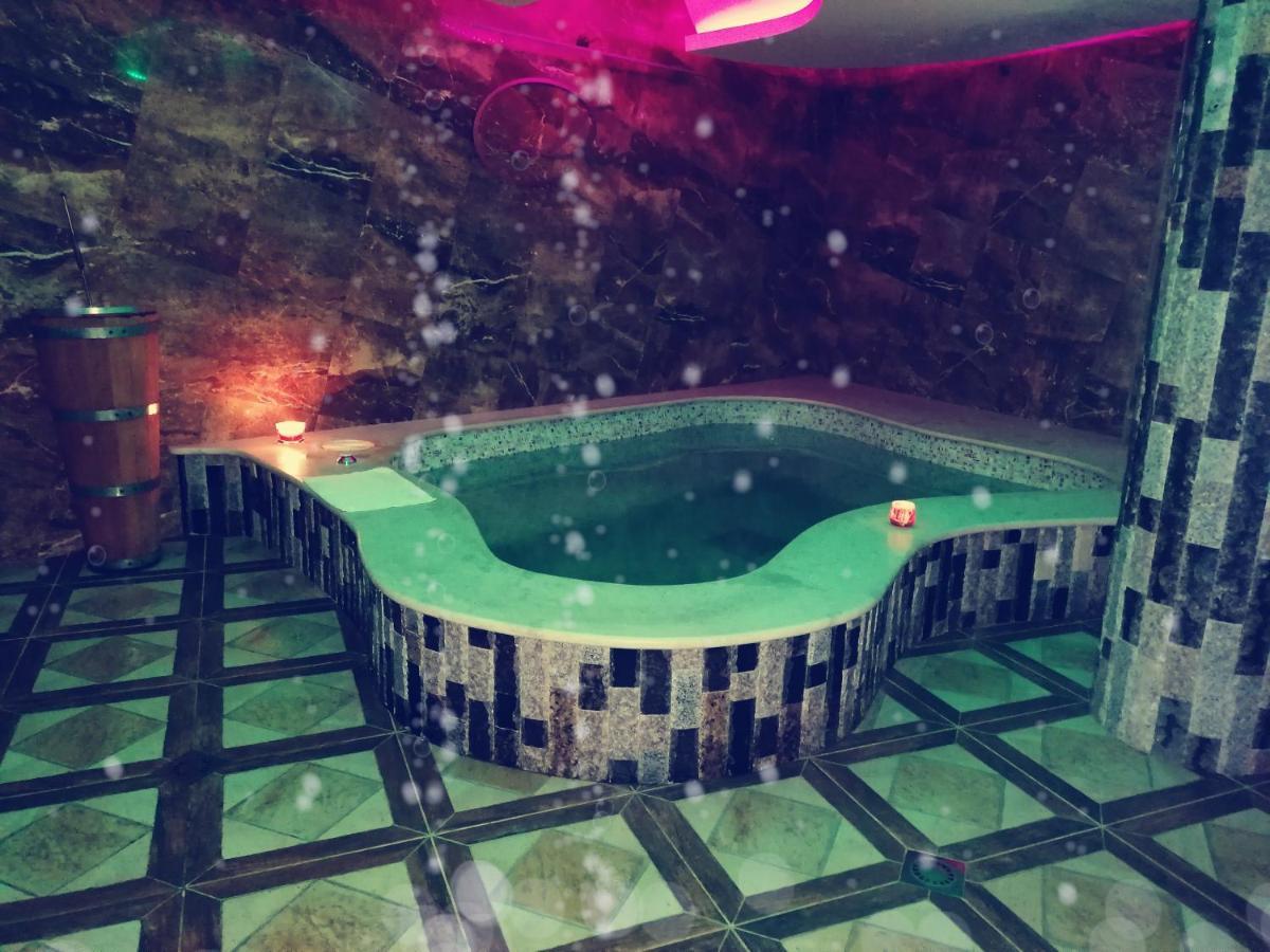 Discret Hotel & Restaurant Vladaya エクステリア 写真