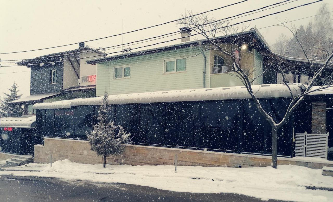 Discret Hotel & Restaurant Vladaya エクステリア 写真