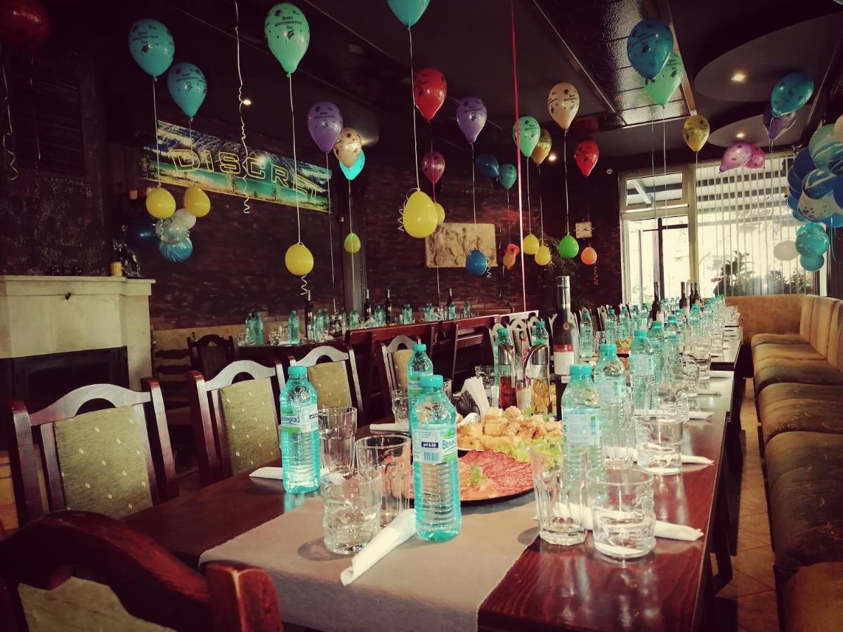 Discret Hotel & Restaurant Vladaya エクステリア 写真