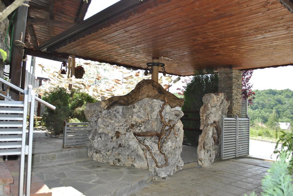 Discret Hotel & Restaurant Vladaya エクステリア 写真
