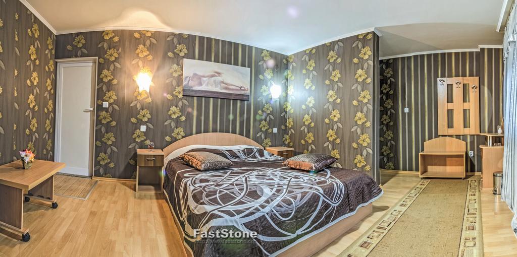 Discret Hotel & Restaurant Vladaya エクステリア 写真