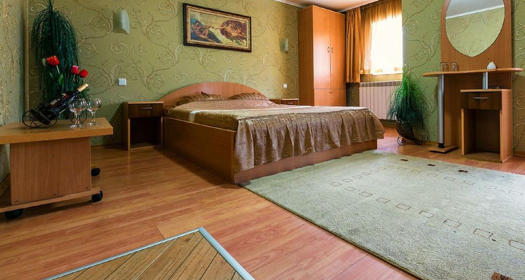 Discret Hotel & Restaurant Vladaya エクステリア 写真
