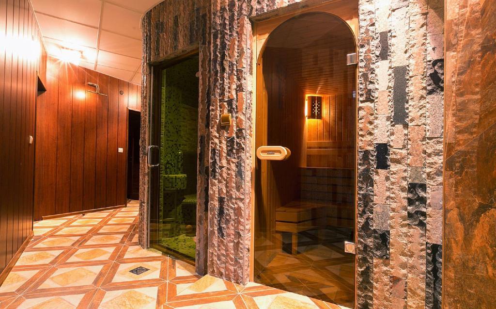 Discret Hotel & Restaurant Vladaya エクステリア 写真