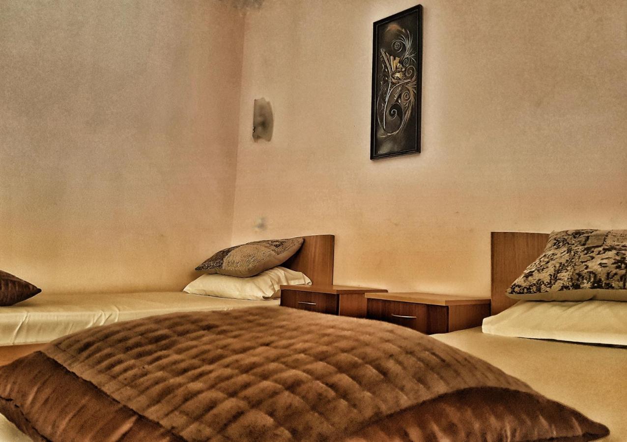 Discret Hotel & Restaurant Vladaya エクステリア 写真